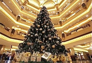 В ОАЭ готовятся к встрече Рождества и Нового года