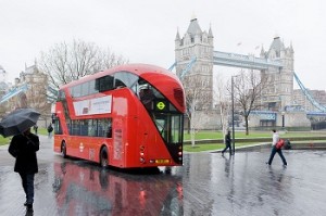 Автобусы в Лондоне перестанут принимать наличную оплату за проезд