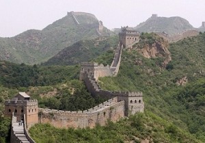 Одну из башен Великой китайской стены выделили под граффити