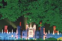    Hampton Court Palace