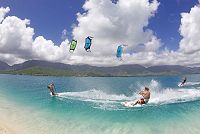    kitesurfing