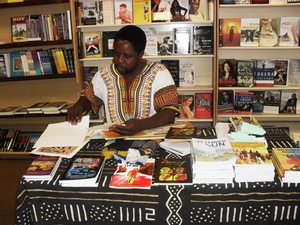 В августе 2004 в г.Хараре прошла очередная зимбабвийская международная книжная ярмарка 