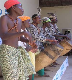Песня, танец и инструментальная игра в музыкальном искусстве Замбии, как и в других африканских странах, тесно взаимосвязаны