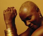 Бенин - Анжелик Киджо - одна из африканских певиц Бенина