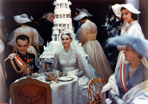 III      ,   ,    .  1956 .    ­    