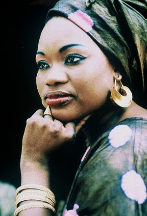   (Oumou Sangare) -   