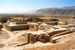 Возникновение первого города на территории Мерва относится примерно к VII в. до н.э.