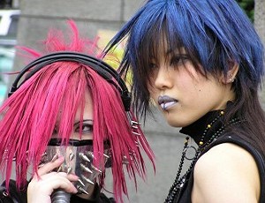      Harajuku fashion (gas mask)
