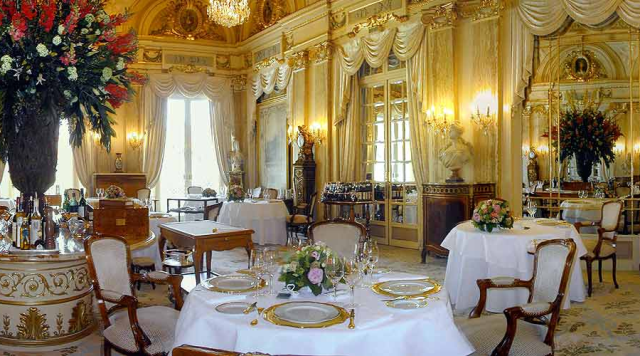 Le Louis XV Restaurant