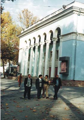 Таджикский Акакдемический Театр им. А. Лахути