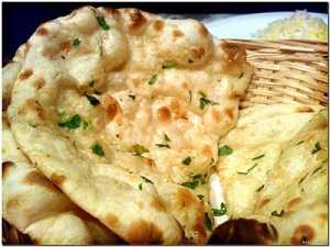 GARLIC NAAN