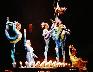  Cirque du Soleil.