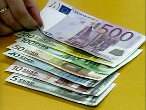  (Euro, EUR),  100 